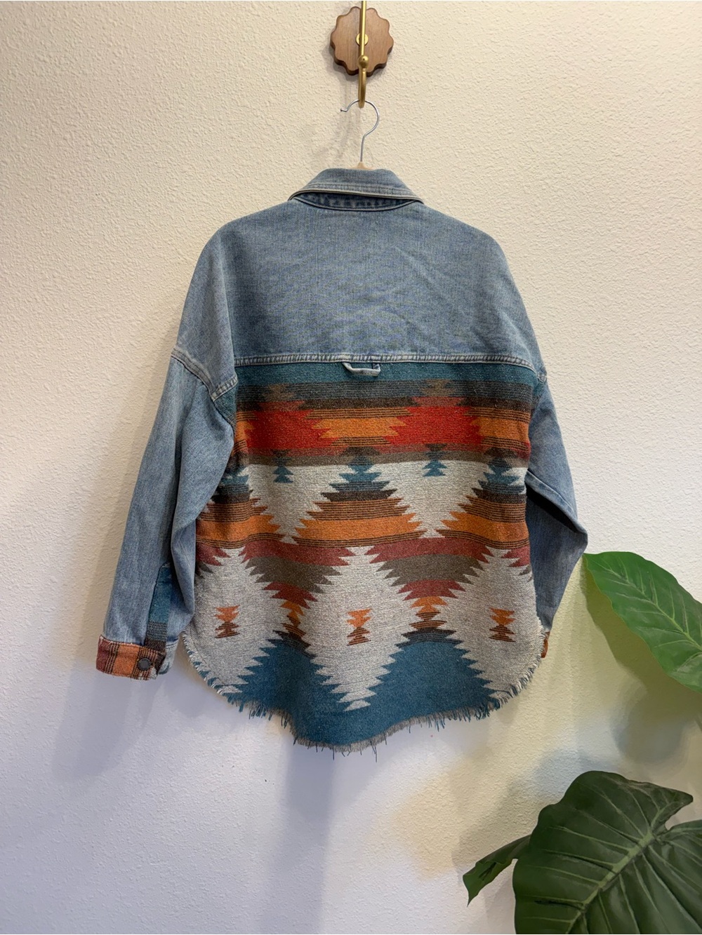 Veveret Southwestern Aztec Denim Shacket Oversized Raw Hem Jacket | Size Small - Picture 2 of 10